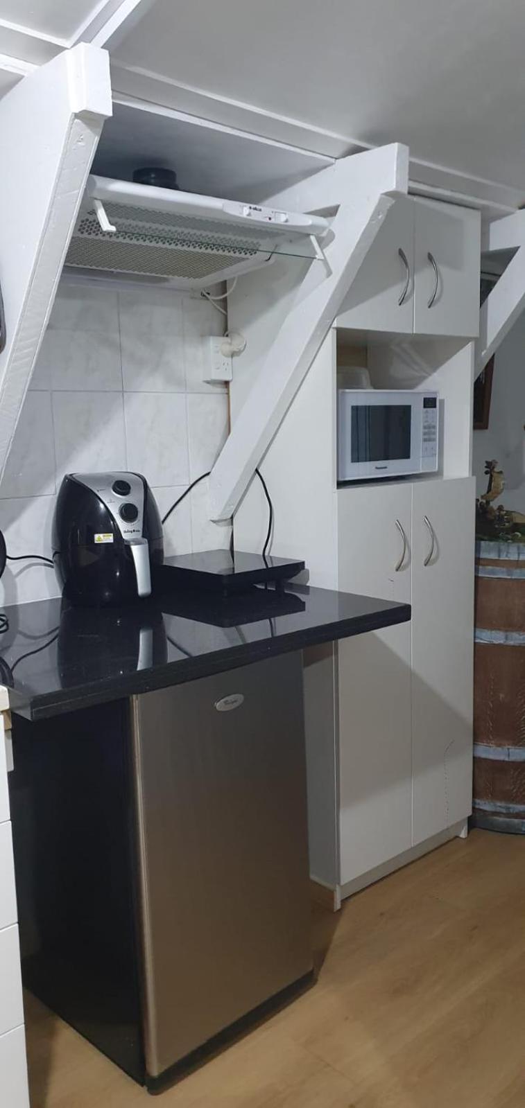 On The Water Boat House Apartment Уангарей Екстериор снимка